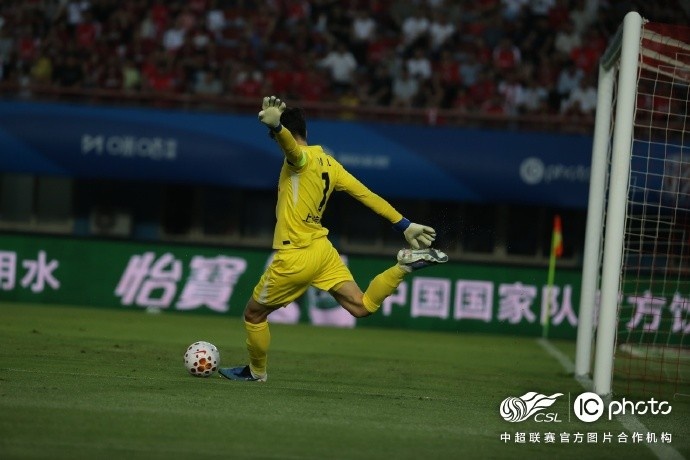 海港客场2-1逆转河南,替补克劳德头槌制胜
