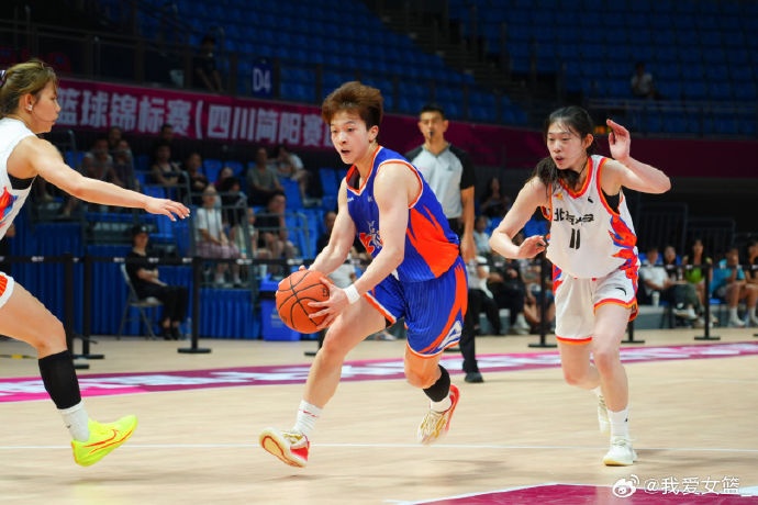 四川女篮四连胜领跑 徐紫奇连续20+率上海过关